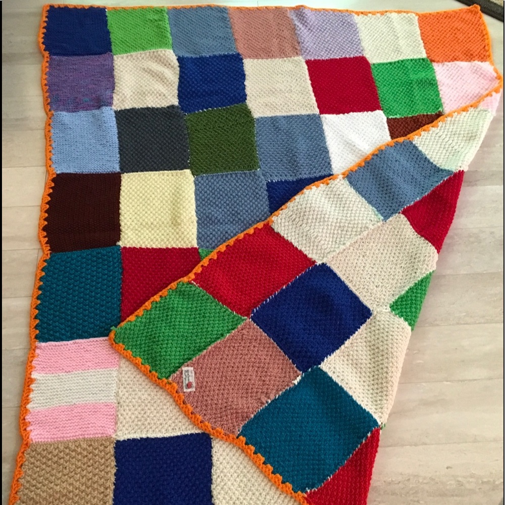 CHARMING HANDMADE BLANKET